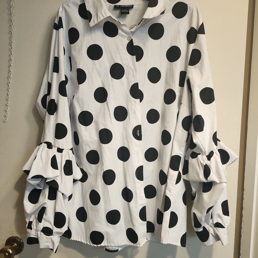 Chic Black and White Polka Dot Blouse